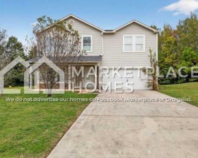 4 Bedroom 2.5BA 2556 ft Pet-Friendly Apartment For Rent in Huntsville, AL