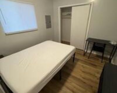 Indianapolis House. Newly-renovated & comfortable
