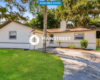 3 Bedroom 2BA 1184 ft Pet-Friendly House For Rent in Lake Sarasota, FL