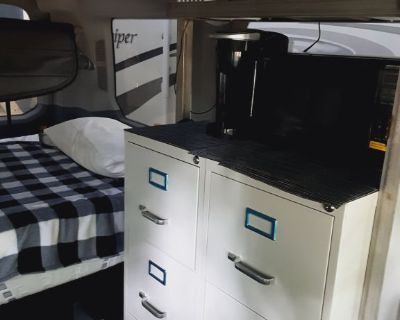 Camper RV mid roof Ford transit 250xlt