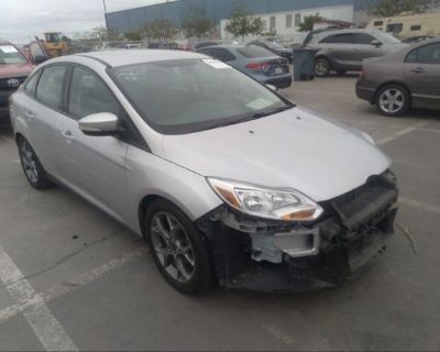 Salvage Gray 2014 Ford Focus