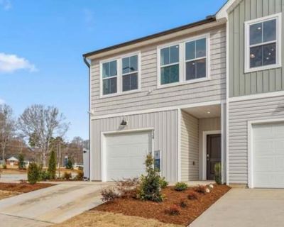 3 Bedroom 2.5BA 0 ft Apartment For Rent in High Point, NC