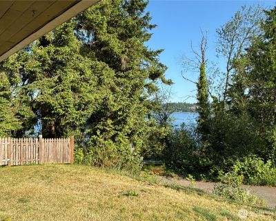 3 Bedroom 1BA 1700 ft Apartment For Rent in Bremerton, WA