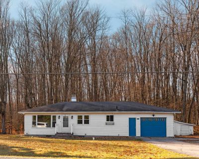 3 Bedroom 1BA 988 ft Single Family House For Sale in Cadillac, MI