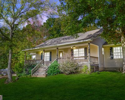 3 Bedroom 3BA 3212 ft Single Family House For Sale in Summerville, GA