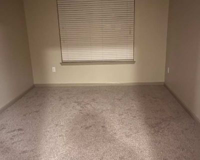 Available on: now. Unfurnished. Parking available * Students welcome Tyquaunna will require background checks for this room Learn more. This spacious room offers a clean and modern design with neutral tones and soft carpeting throughout. The space includes multiple electrical outlets for convenient setup of personal devices and furnishings. Its simple layout allows for easy customization to sui...