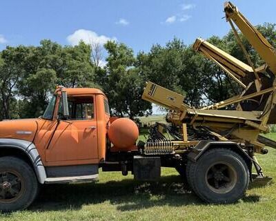 Tree moving truck for sale. If you're looking to start a business or just move a