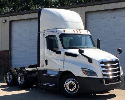 Used 2020 FREIGHTLINER CASCADIA 126 Day Cab Trucks in Kansas City, MO