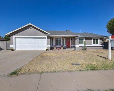 Total rooms: 4. Deposit: $400.00 * Utilities included?: Yes * Fees apply?: No. References are not required. No preference. Smoking is allowed. Not for couples. Age preference: 22 - 39. Furnishings: Furnished * Parking: Yes * Garage: No * Yard/patio: Yes * Balcony/roof terrace: No * Disabled access: No * Living room: shared * Broadband included: Yes. Availability Available Now Minimum term None ...