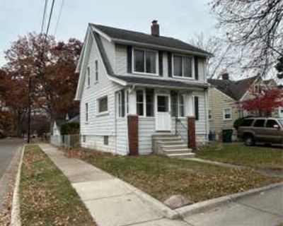 4 Bedroom 1BA 1617 ft Single Family Home For Sale in FENTON, MI