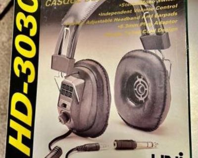 Stereo Headphones with volume control and Stereo/mono switch