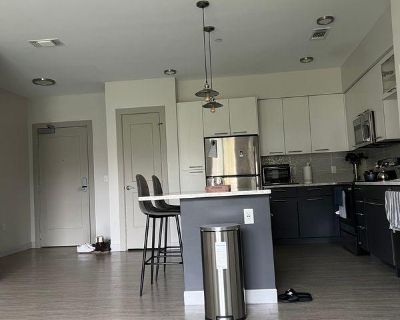 Room For Rent in 1BR 1BA Property, Woburn, MA
