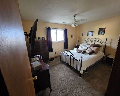 Bright top floor West Kelowna