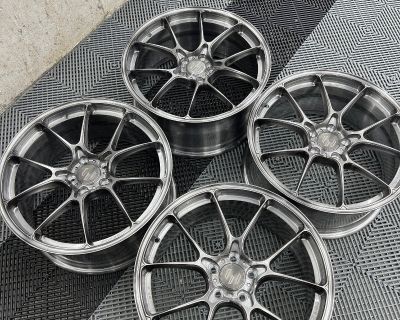 Evolve Forged EF-4 - 19x8.5 ET38 5x112