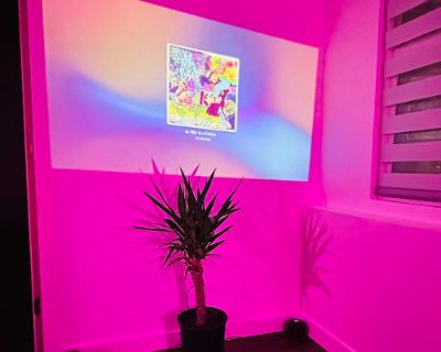 Private room with shared bathroom in Apartment with , Los Angeles , CA 90006