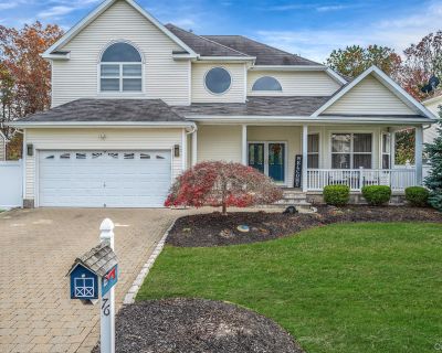 3 Bedroom 2BA 2650 ft Single Family House For Sale in Holtsville, NY