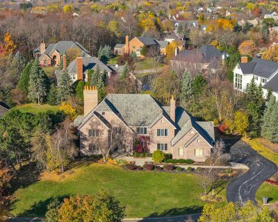 6 Bedroom 5BA 5616 ft Single Family House For Sale in Mequon, WI