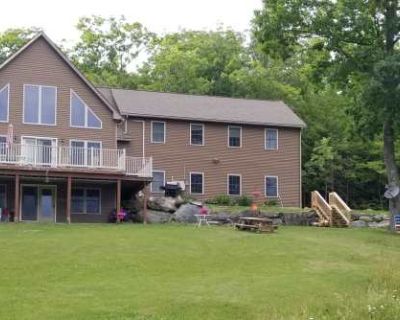 2 Bedroom 1BA 1020 ft Pet-Friendly Apartment For Rent in Penobscot County, ME