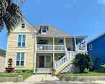 1 Bedroom 1BA 3624 ft² Apartment For Rent in Galveston, TX 1818 23rd St unit 4