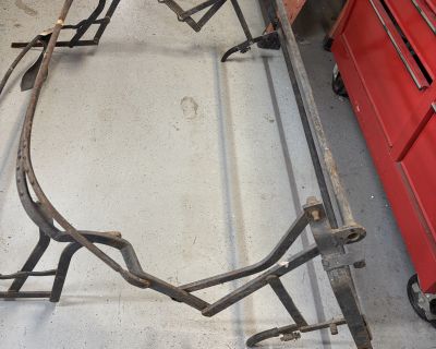 This convertible top frame will fit a 1964 and 1965 Giulia Spider models. It is missing the head piece but other than that, it is good. The price is $450.00 plus US shipping Overseas buyers must arrange for pick up I have used DHL in the past. For additional details, send me a PM