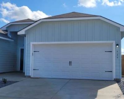 3 Bedroom 2BA 1372 ft Pet-Friendly Apartment For Rent in Seguin, TX