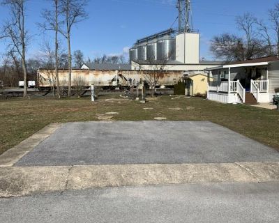 3 Bedroom 2BA 1280 ft Mobile Home For Rent in Mount Holly Springs, PA