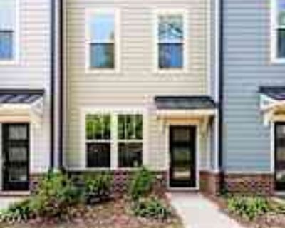 2 Bedroom 2BA 1358 ft² Pet-Friendly Apartment For Rent in Charlotte, NC 334 Simeon Dr