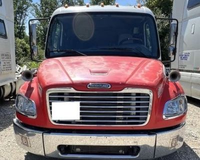 2005 Freightliner Business Class M2 106