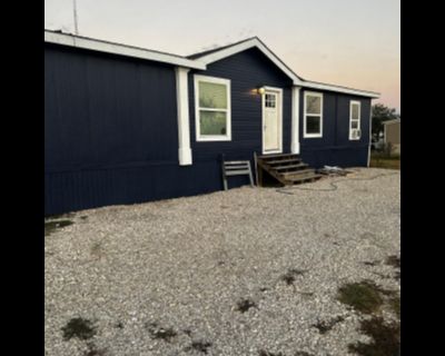 4 Bedroom 2BA 2400 ft² Home For Rent in Luling, TX