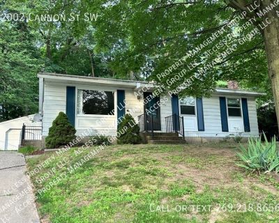 3 Bedroom 2BA 1500 ft Single-family home For Rent in Wyoming, MI