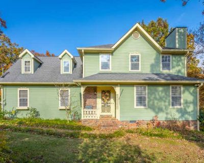 4 Bedroom 3BA 2500 ft Single Family Home For Sale in CHATTANOOGA, TN