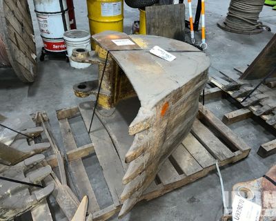 John Deere 24 in Digging Backhoe Rear Bucket - Fits John Deere