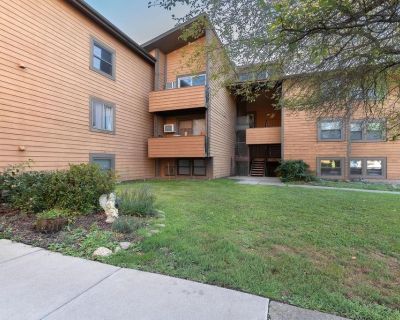 471 Idlewood Boulevard. Property for Rent in Van Buren, NY for $1,450 with 2 bedrooms and 1 full bath. This 903 square foot property was built in 1975 on a lot size of 7.53.. Beautifully Renovated 2 Bedroom apartment in village Green Brand new carpets, fully renovated bathroom, freshly painted throughout OPEN HOUSE SATURNDAY NOVEMBER 8TH, STARTING AT 11 AM. Parking Features Driveway Lot Size Ar...