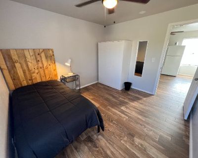 Furnished Room for Rent - Month_to_Month Room Rental Near Downtown Phoenix_
