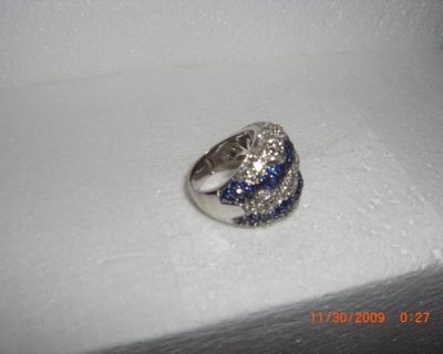LADY'S HAND FINISHED DOME STYLE RING