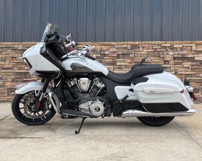2025 Indian Motorcycle CHALLENGER LIMITED 112 RA Motor Bikes Columbia, MO