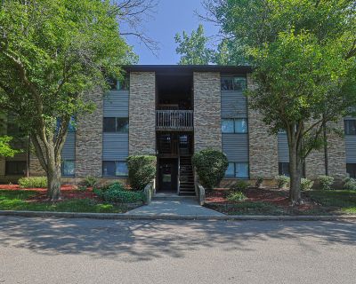 2 Bedroom 1BA 1178 ft Condo For Sale in Elgin, IL