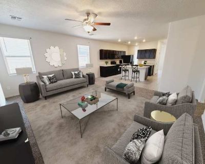 3 Bedroom 2BA 1716 ft Pet-Friendly Apartment For Rent in Los Lunas, NM