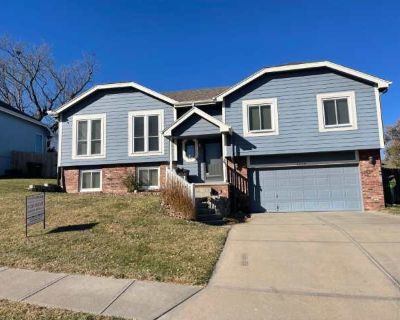 3 Bedroom 3BA 2044 ft Pet-Friendly Apartment For Rent in Bellevue, NE