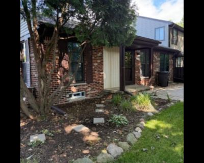 2 Bedroom 1BA Apartment For Rent in Clinton Township, MI
