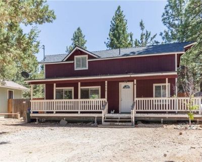 2060 Cedar Ln. Looking for a cozy home for the winter season? Or, something for the family to enjoy long term? This charming 2 bedroom, 1.5 bath home is available for a 6-month lease or longer, offering the perfect chance to enjoy mountain living while working at the ski resorts for the season! Nestled at the end of a quiet, low-traffic street, this home features 1, 024 sq ft of comfortable liv...