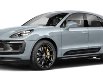 2022 Porsche Macan Standard