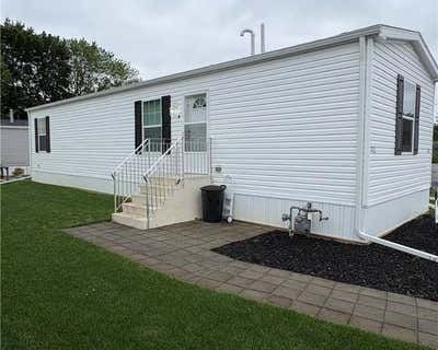 2 Bedroom 1BA 896 ft Manufactured Home For Sale in UPPER MACUNGIE TWP, PA