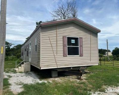 2 Bedroom 2BA 896 ft Mobile Home For Sale in Neosho, MO