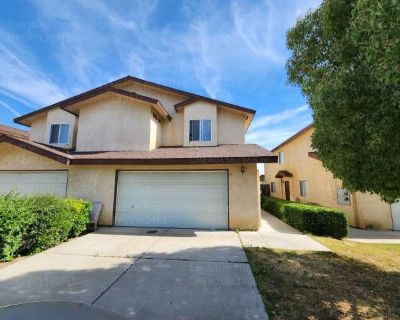 3 Bedroom 2.5BA 1391 ft Apartment For Rent in Kern County, CA