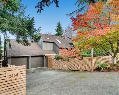 4 Bedroom 3.5BA 2,719 ft Pet-Friendly House For Rent in Bellevue, WA