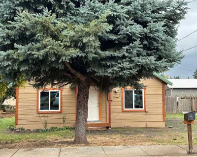 2 Bedroom 1BA 800 ft Pet-Friendly Apartment For Rent in Sweet Home, OR