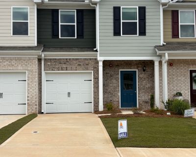3 Bedroom 2BA 1574 ft Townhouse For Sale in Jonesboro, GA