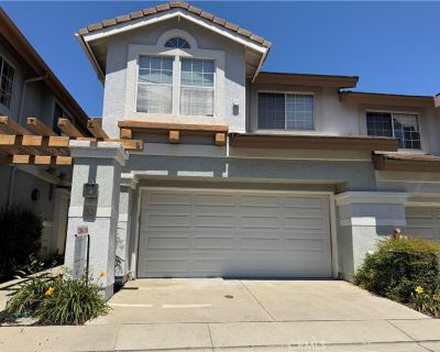 3 Bedroom 2BA 1670 ft Townhouse For Sale in Mission Viejo, CA