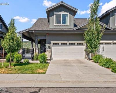 3 Bedroom 3BA 1674 ft Furnished Townhouse For Sale in PARK CITY, UT